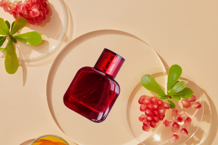 Perfumy owocowe (soczyste, orzeźwiające, słodkie) - nuty i ranking najpiękniejszych zapachów